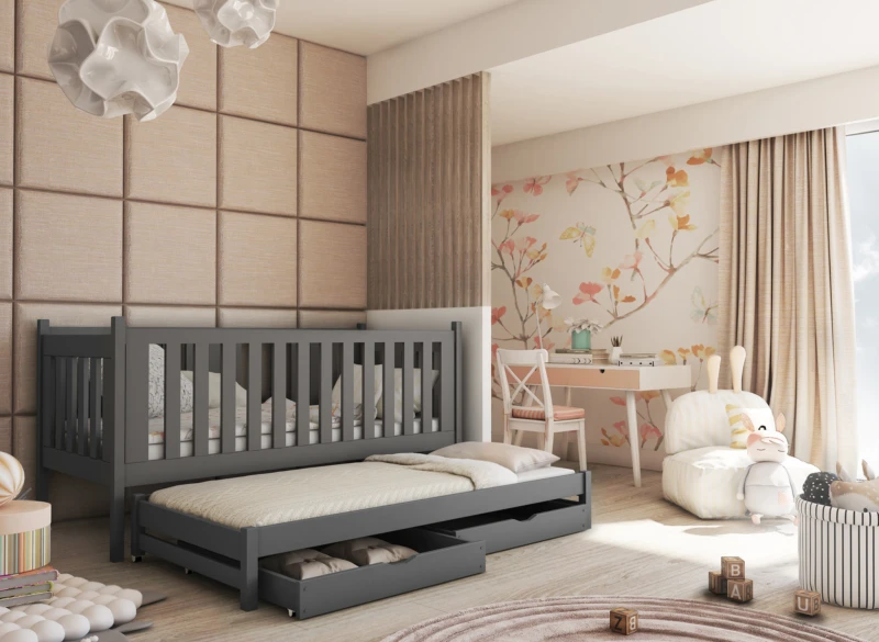 Szare łóżko wysuwane dwuosobowe w stylowym pokoju dziewczynki.
