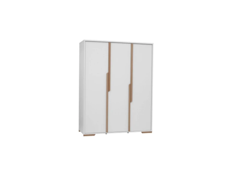 Biała szafa trzydrzwiowa z drewnianymi uchwytami, elegancki mebel do garderoby.