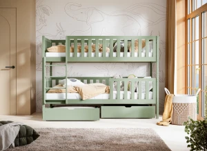 Łóżko piętrowe drewniane zielone z szufladami, drabinką, w pokoju dziecięcym z tapetą safari.