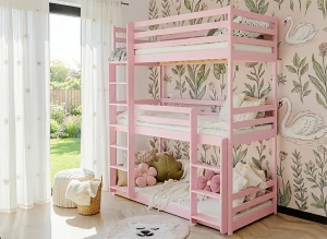 Różowe łóżko piętrowe trzyosobowe w pokoju dziewczynki z motywem łabędzi.