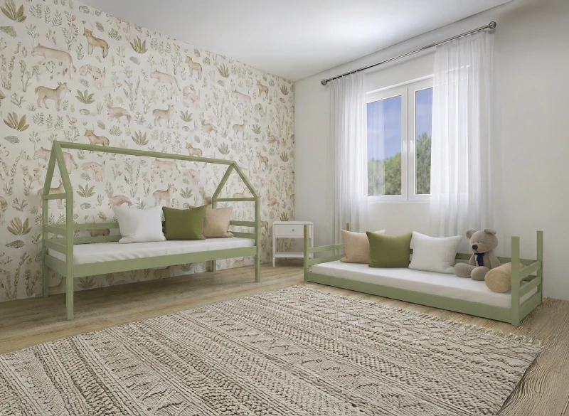 Przytulna aranżacja pokoju dziecka z zielonymi łóżkami i wzorzystym dywanem w stylu boho.