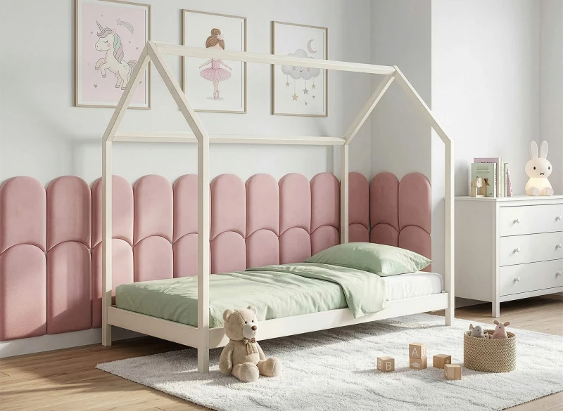 Stylowe łóżko dziecięce domek, ciemnobrązowa rama drewniana do sypialni dziecka.